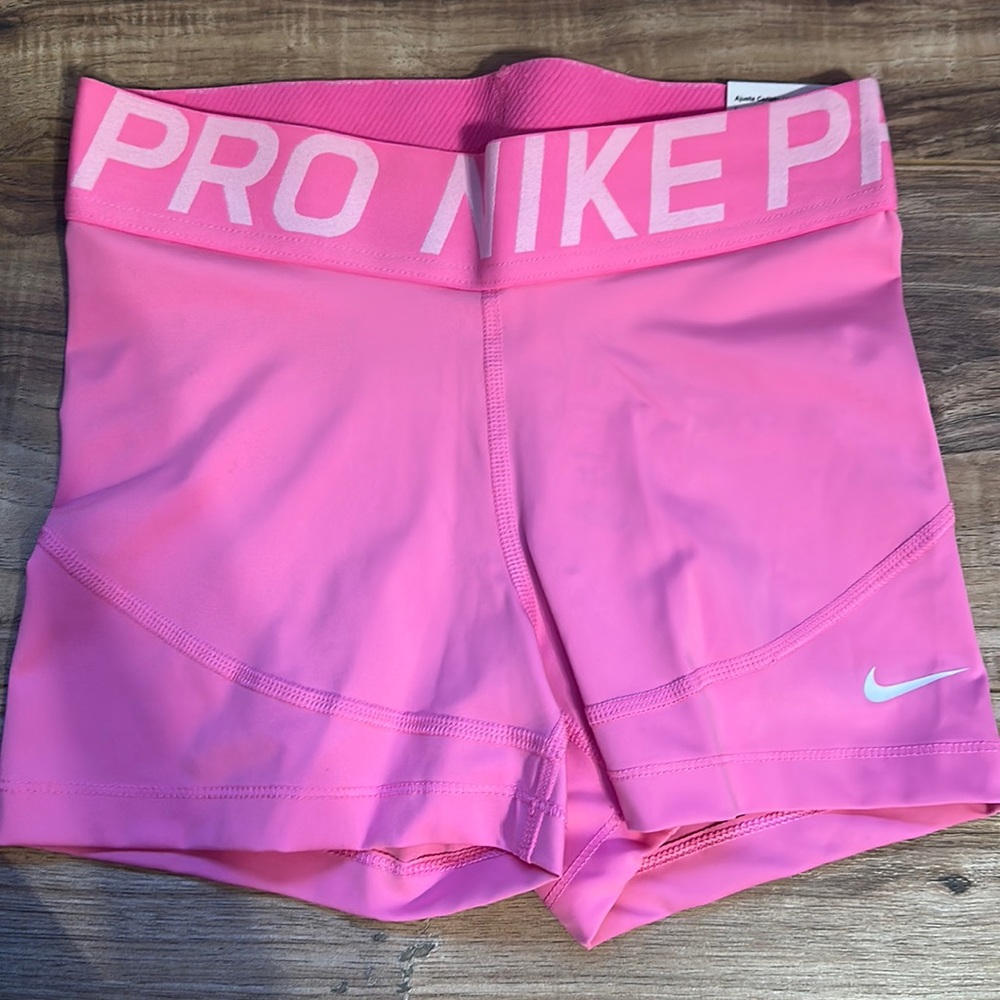 NIKE PRO 3 IN TIGHT FIT PINK